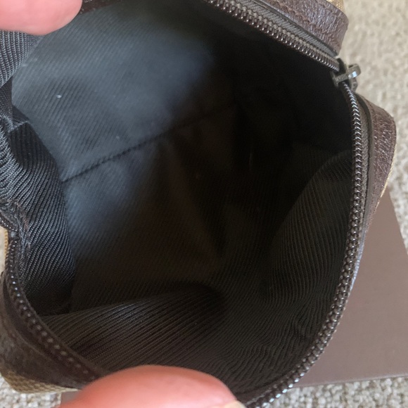 GUCCI Monogram Small Cosmetic Case - Picture 6 of 8